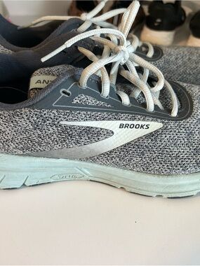 Brooks Gray Knit Running Shoes with Mint Accent